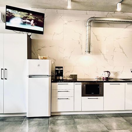 ריבנה Modern Apartments With A Coffee Machine In The City Center, A View Of The City מראה חיצוני תמונה