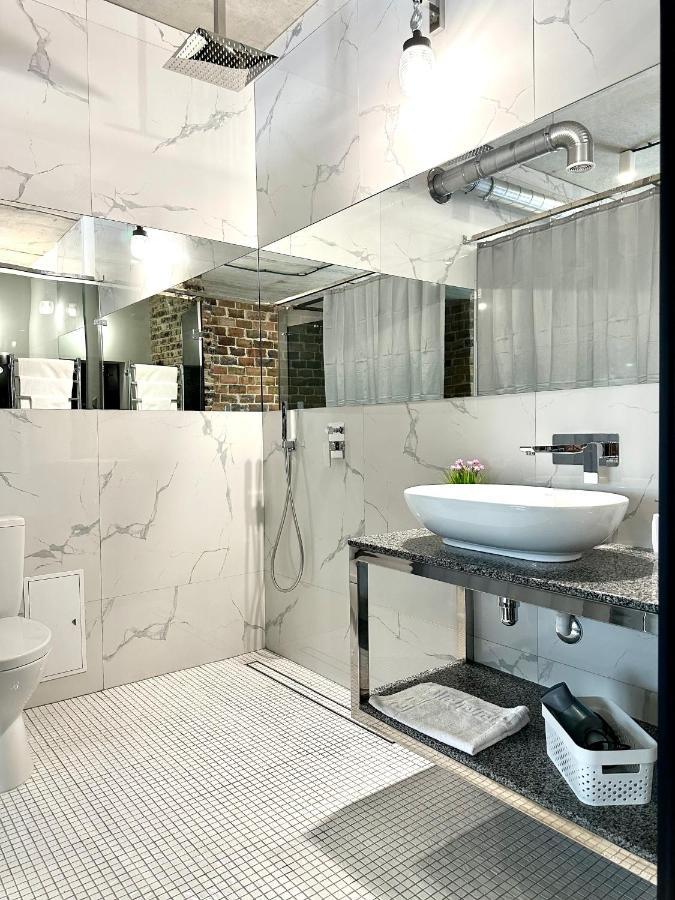 ריבנה Modern Apartments With A Coffee Machine In The City Center, A View Of The City מראה חיצוני תמונה