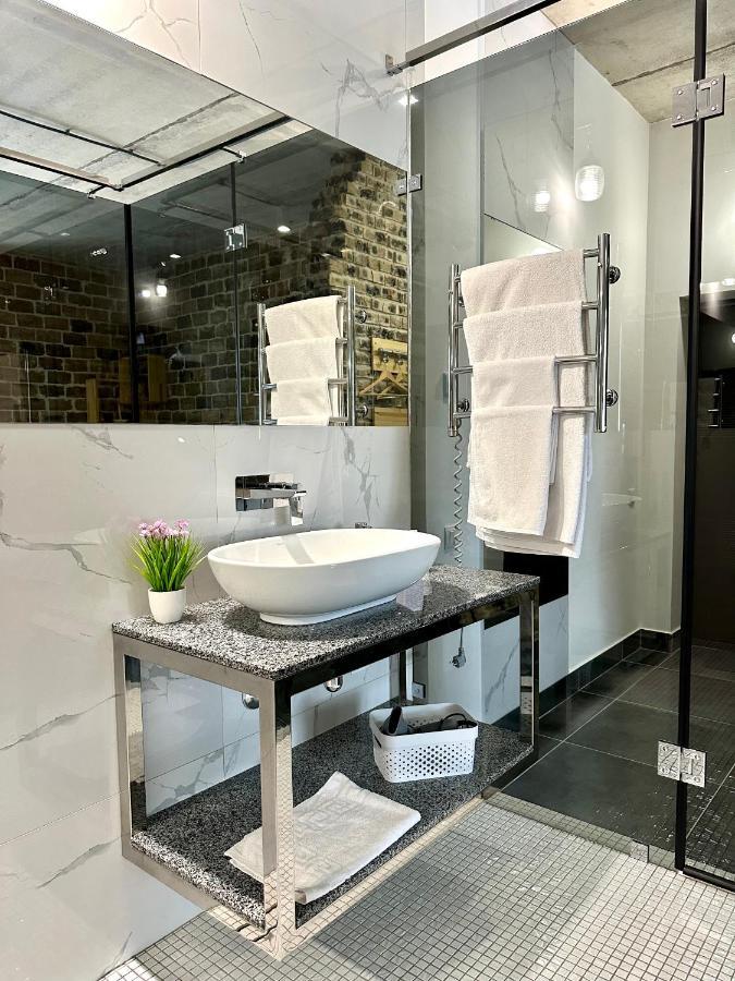 ריבנה Modern Apartments With A Coffee Machine In The City Center, A View Of The City מראה חיצוני תמונה