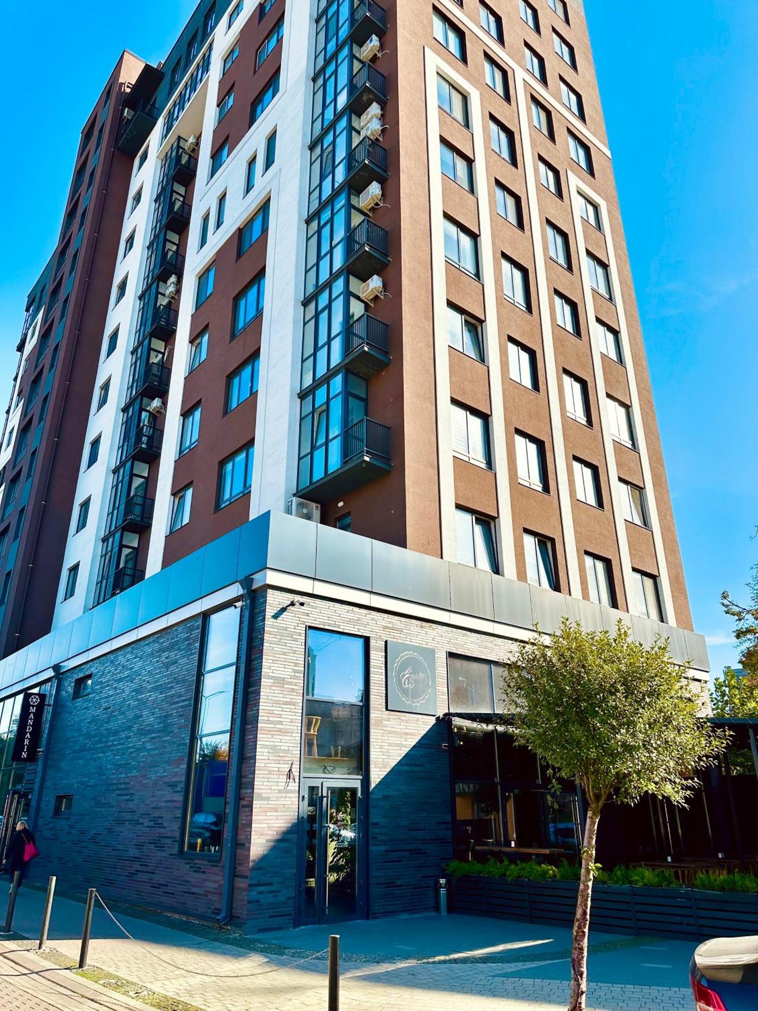 ריבנה Modern Apartments With A Coffee Machine In The City Center, A View Of The City מראה חיצוני תמונה