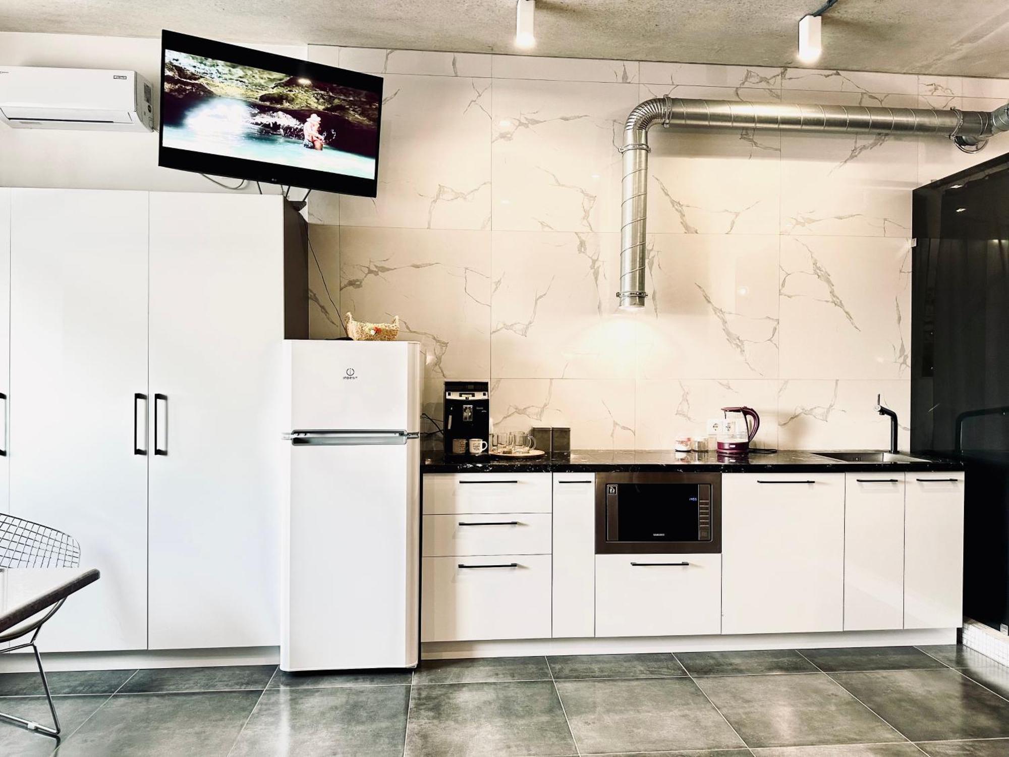 ריבנה Modern Apartments With A Coffee Machine In The City Center, A View Of The City מראה חיצוני תמונה
