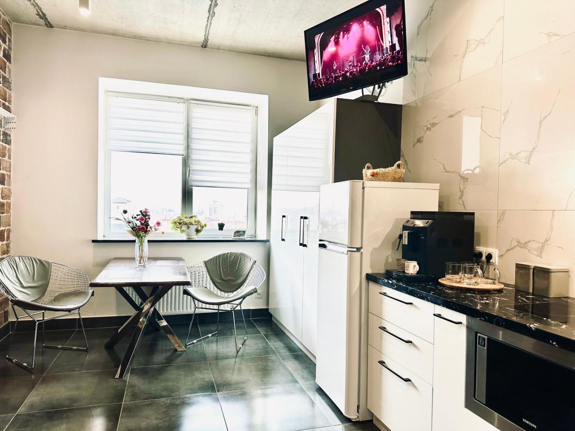 ריבנה Modern Apartments With A Coffee Machine In The City Center, A View Of The City מראה חיצוני תמונה