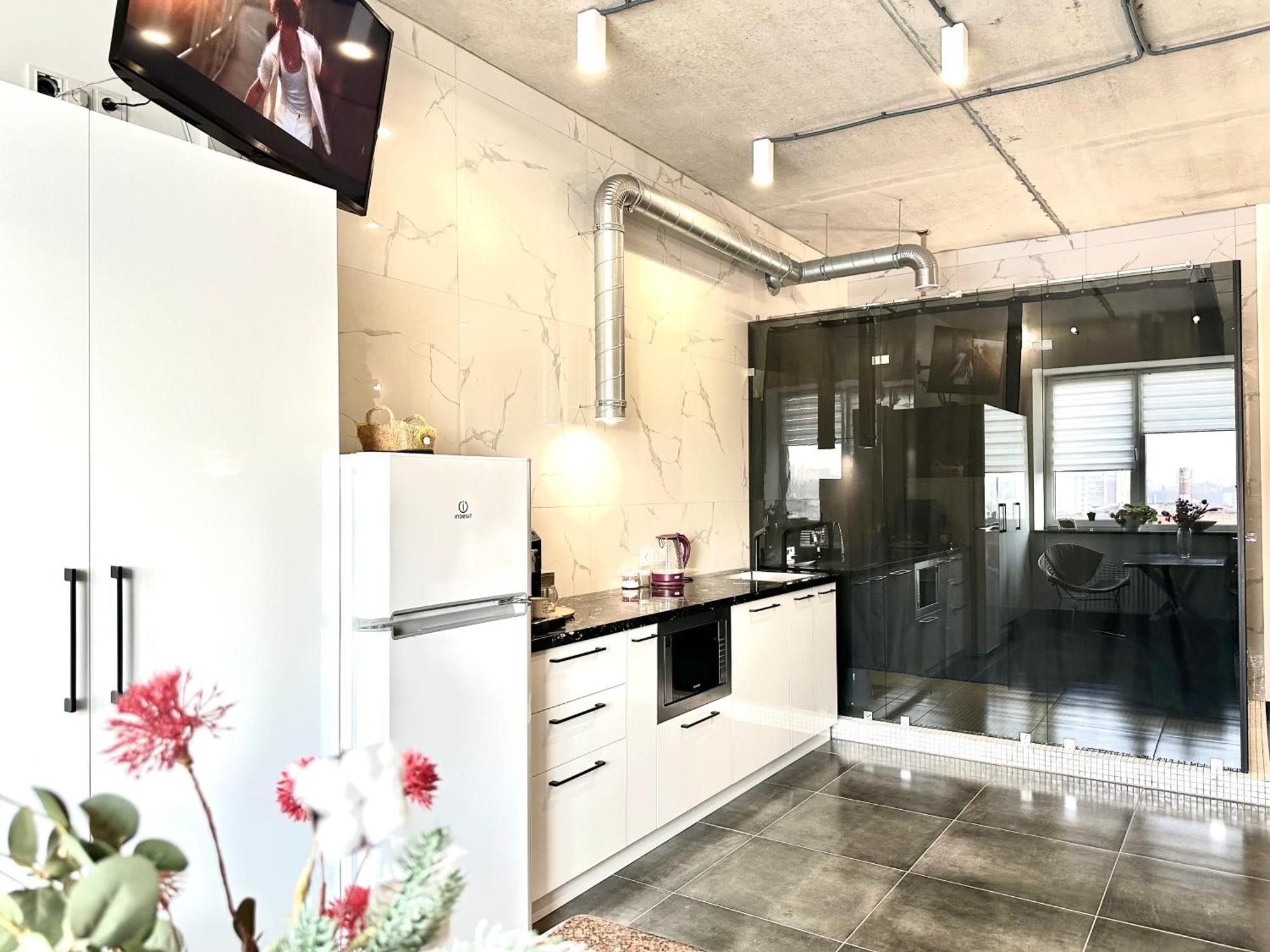 ריבנה Modern Apartments With A Coffee Machine In The City Center, A View Of The City מראה חיצוני תמונה